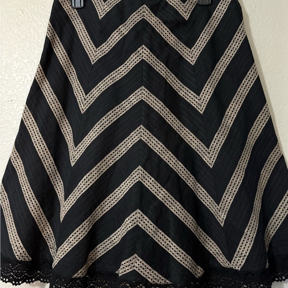 Ann Taylor Black A Line Skirt w Tan Lace in Chevron Pattern and Lace Hem. Cotton - Picture 3 of 11